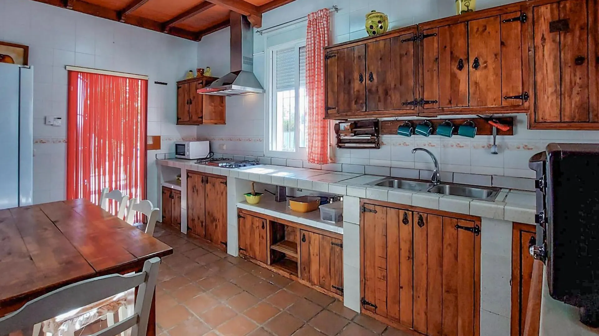Awesome Home In Montilla With Kitchen